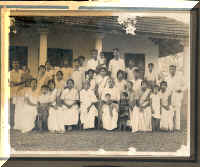family.jpg (325685 bytes)